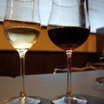 ステーキハウス 村岡 - マスターの気配りに感謝、感謝です。
      さて、これは、何処のワインなの？
      って、聞いたら．．．．