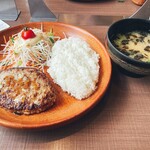 Bikkuri Donki - レギュラーバーグディッシュ150gランチ