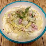 Torattoria Esuto Porutone - 美園白菜とベーコンのクリームパスタ