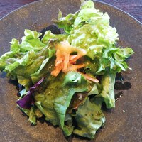 ワカヌイ グリル ダイニング バー 東京 - サラダ