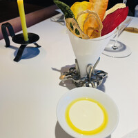 レフェルヴェソンス - 野菜のクリスプのブーケと豆乳サワークリーム: 正に野菜のブーケ。豆乳サワークリームが抜群においしいです！