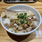 Chuuka Soba Masujima - チャーシュー丼350円（相方）