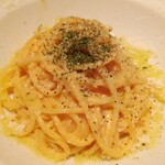 UZU - カニのクリームパスタ