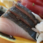 松輪 - ”鰆”、関東では”寒鰆”と呼び冬の12月から２月には、身が真っ白になるくらい脂が乗るのだそうです。