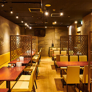 アジアンモダンな空間で楽しむ、コミュニティー中華レストラン