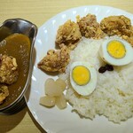 ン・オリジナルカレー - 唐揚げカレーA&ゆで卵