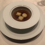 バード・ウォッチ・カフェ - ポテトニョッキ入りオニオンスープ