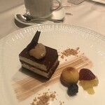 バード・ウォッチ・カフェ - 白花豆のティラミス ミニマドレーヌ添え