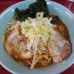 麺恋亭 - とんこつらーめん（720円）の中盛（110円増し）