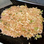 Okonomiyaki No Ueru Kamu - 