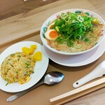 ラーメン 魁力屋 - 