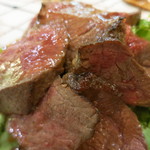 IL PINOLO LEVITA - 牛ヒレ肉のタリアータ　芽キャベツとポルチーニ茸添え　バルサミコソース　2500円