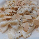 オステリア パージナ - 　　ゴルゴンゾーラのファルファッレ