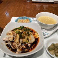 華都飯店 OsakaMetro本町ビル店 - よだれ鶏