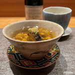 丸新 - 天草産の赤海胆と鮑の鼈甲餡がけとCharles de Monrency Réserve Brut