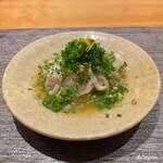 丸新 - 本九絵の腹身の湯霜の柑橘ポン酢
