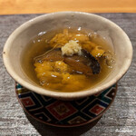 丸新 - 天草産の赤海胆と鮑の鼈甲餡がけ