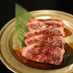 Kuroge Wagyu Utabehoudai Yakiniku Kekkyoku Tare - 