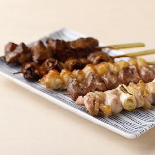 [Using carefully selected domestic chicken] We recommend our signature charcoal-grilled Yakitori (grilled chicken skewers)