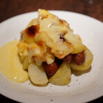 Sausage and seasonal vegetables grilled with three kinds of cheese