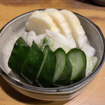 Toriichi - 新鮮な野菜、田舎のおばあちゃんが漬けてくれた浅漬けの味