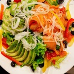 smoked salmon and avocado salad