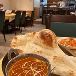 アムダスラビー 東日本橋店 - ちょっとしたご飯にはナンの量を少なくしてもらうのも良いかも。しっかりと薄く焼き上がっている