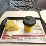 Makudonarudo - 定番のチーズバガー＆コーヒー