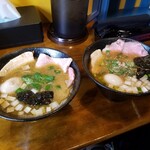 天国麺飯 - 天国醤油ラーメン(900円)、天国塩ラーメン(900円)