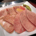 叙々苑 游玄亭 名古屋 - 特選ロース3枚 上カルビ2枚 タン塩3枚