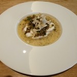サーラ ビアンキ アル・ケッチァーノ - 伊勢湾の魚介の皿焼き　海藻とハナビラタケのソース