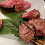 Yakiniku Isami - 厚切り牛タン、カルビ