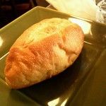 BISTRO POISSON ROUGE - ランチに付いたパン