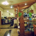 ラ・カント - 店内入口付近です。