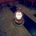 ラ・カント - 対流式石油ストーブがランプのようです。