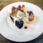 ラ・カント - 盛合せを後ろから撮影してみました。