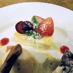 ラ・カント - 新鮮なフルーツとフワフワスポンジと生クリーム。