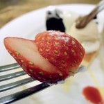 ラ・カント - 小振りで新鮮なイチゴは、味わい濃厚です。
