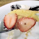 ラ・カント - タルトのフルーツの断面が鮮やかです。