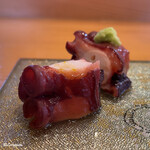 小判寿司 - 蛸 桜煮