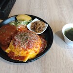 Kakurega Teki Dainingu Baru Kuore - オムライス&ハンバーグ。