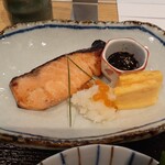 Shikinogochisouya Nagomi - サーモンの塩麴焼き