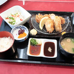 エリエールゴルフクラブ - 厚切り豚カツと牡蠣フライ膳