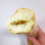 バンデロール - 焼いたパン粉を表面に散らしてある。香りはかなり本格的