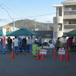 バンデロール - 人気商品は売り切れるので、早い時間帯がオススメ。後ろに見えるのは香貫山