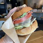 The Burger Stand N’s - 【2月Monthly Burger】 『生ハムカプレーゼバーガー¥1,280』 『ランチビール¥300』