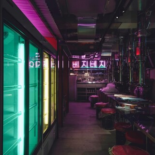韓国路地裏のようなアンダーグラウンドな雰囲気漂う非日常空間