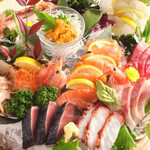 Assortment of 7 pieces of sashimi