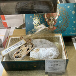 デメル 伊勢丹新宿店 - 季節柄、売れ行きが良いようです。