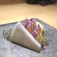 焼鳥 まこ - ◆胸肉の昆布〆、蕪、鶏出汁のジュレ